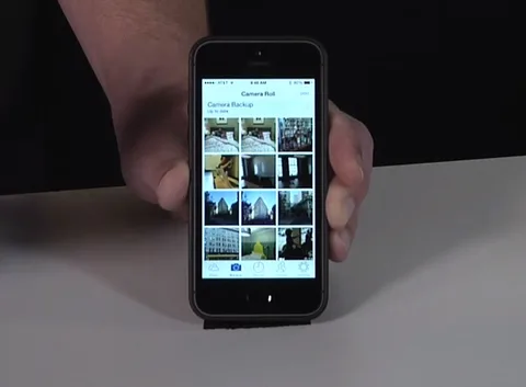 iOS için SkyDrive uygulaması Film Rulosu’na kaydedilen fotoğrafları yedekleyebilecek