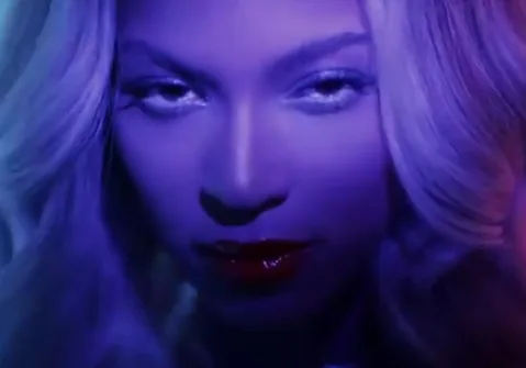 Beyoncé’nin görsel albümü iTunes tarihinin en hızlı satan albümü oldu
