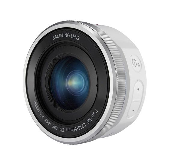 Samsung NX30 esnek elektronik vizör ve yeni lenslerle geliyor