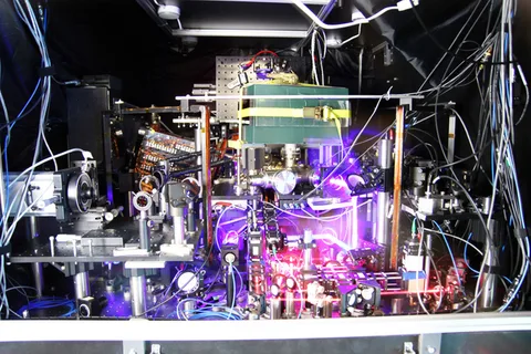 Yeni atomik saat dünyanın sonuna kadar doğru zamanı gösterecek
