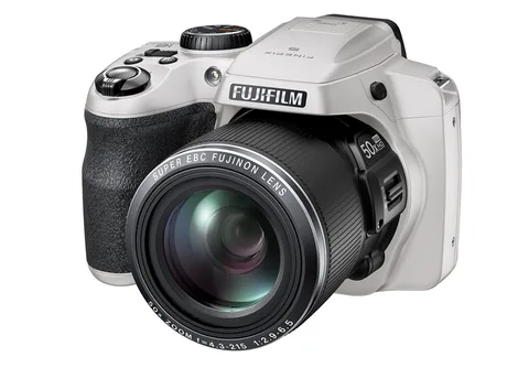 Fujifilm yakınlaştırma özellikleriyle ön plana çıkan S9400W, S9200 ve S8600’ü görücüye çıkardı