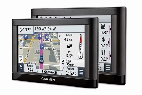 Garmin arka kameralı Nuvi 2798LMT, güncellenen Essential Series ürünleri ve uygulama destekli HUD+’yı tanıttı