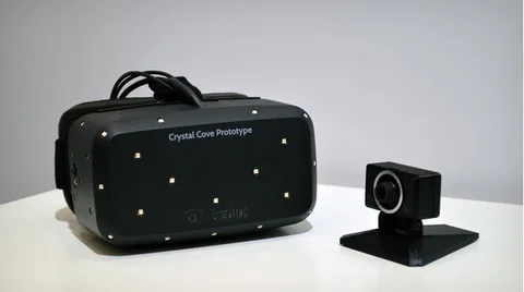 Oculus Crystal Cove sanal gerçeklik aksesuar prototipi OLED ekran ile bulanıklığın önüne geçiyor