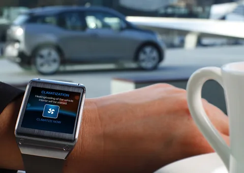 Samsung Galaxy Gear ile bir BMW i3 kumanda edilebiliyor