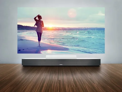 Sony projektörüyle duvarınızı 4K TV’ye dönüştürmeniz mümkün