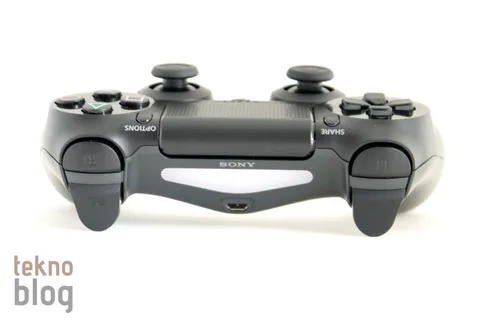 Sony PS4 güncellemesiyle DualShock’un ışık çubuğunu karartmaya izin verecek