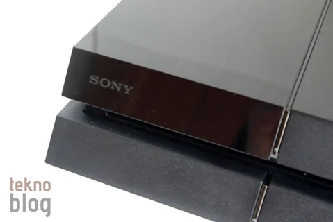Sony PlayStation 4 satışlarıyla gülmeye devam ediyor
