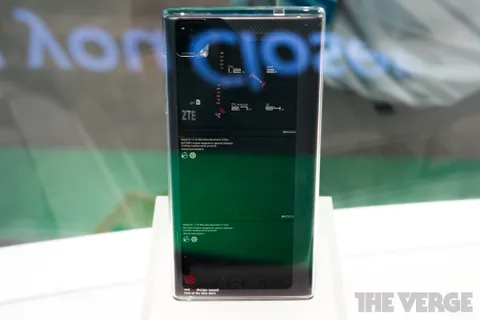 ZTE modüler telefon konsepti Eco-Mobius’u CES 2014’te sergiliyor