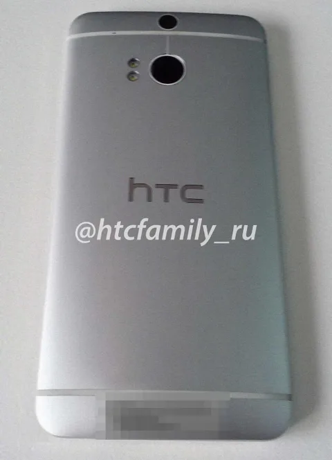 HTC One’ın takipçisi aynı tasarım, çift LED flaş ve kamerayla görüntülendi