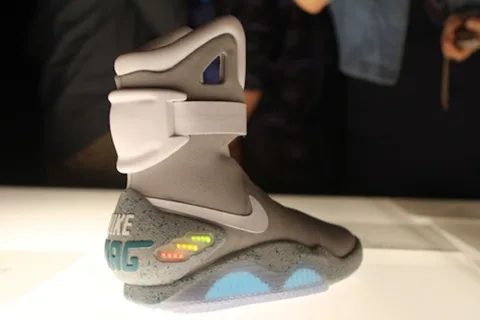 Nike tasarımcısına göre otomatik bağcıklı Nike Air Mag ayakkabılar 2015’te çıkacak