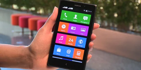 Nokia’dan büyük ekranlı Android telefon seçeneği: Nokia XL