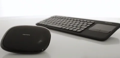 Logitech Harmony Keyboard oturma odasındaki cihazlarda yazmayı kolaylaştıracak