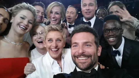 Ellen DeGeneres’in Oscar selfie’si tüm zamanların en çok retweet edilen tweet’i oldu