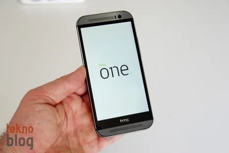 Video: HTC One (M8) kutusundan çıkıyor