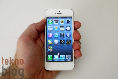Apple açma/kapama tuşu düzgün çalışmayan iPhone 5’lerin mekanizmasını değiştiriyor