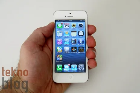 Apple açma/kapama tuşu düzgün çalışmayan iPhone 5’lerin mekanizmasını değiştiriyor