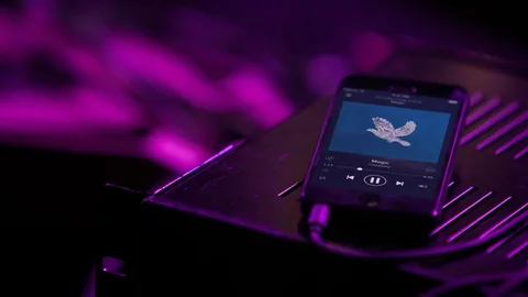 Spotify siyah renkli yeni tasarımını kullanıma sundu