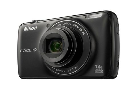 Nikon Android kameralarla şansını denemeye devam ediyor
