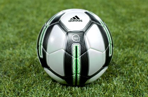 Bluetooth bağlantılı Adidas miCoach Smart Ball yurt dışında satışa sunuldu