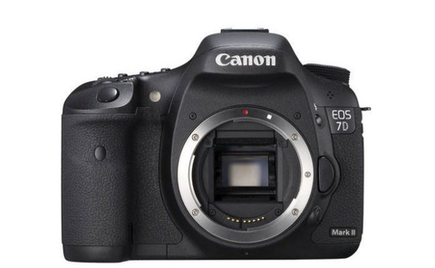 Canon EOS 7D Mark II 2014 FIFA Dünya Kupası öncesinde bekleniyor