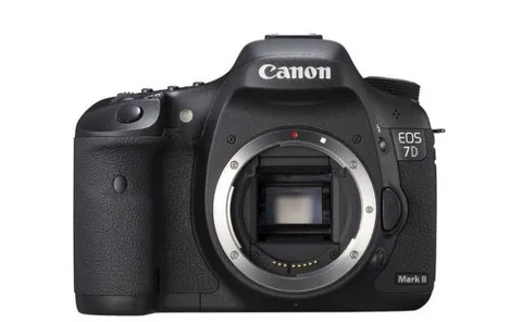 Canon EOS 7D Mark II 2014 FIFA Dünya Kupası öncesinde bekleniyor