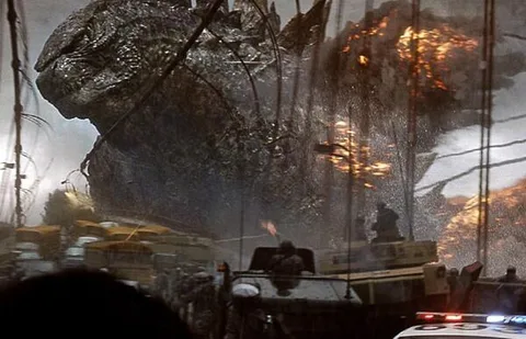Godzilla gizemli uçan yaratıkla savaşa hazırlanıyor