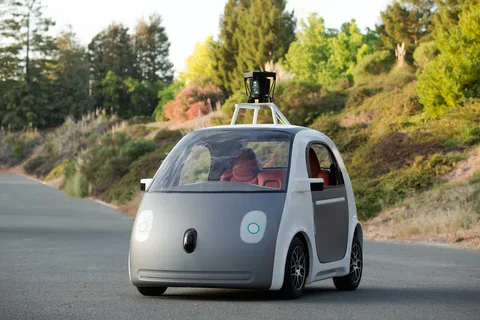 Google kendi geliştirdiği sürücüsüz otomobil tasarımını gösterdi