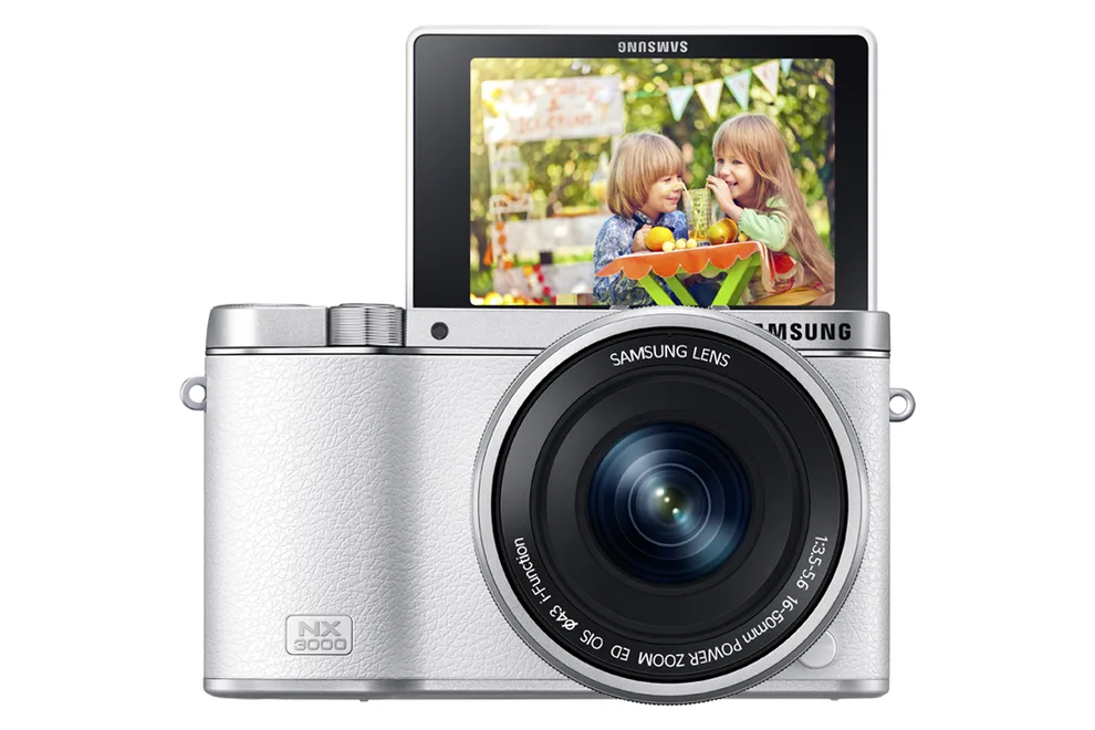 Samsung NX3000 ile göz kırparak “selfie” çekebilirsiniz