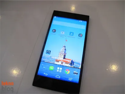 Video: Turkcell T50 kutusundan çıkıyor