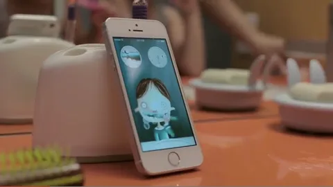 Video: Apple son reklamında iPhone 5s ebeveynlerin vazgeçilmez aracı