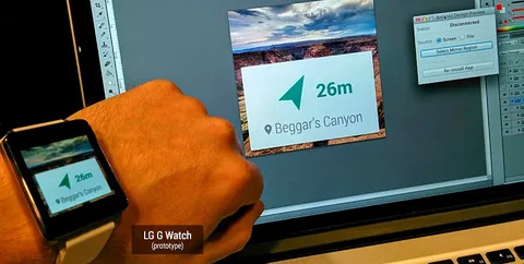 Google Moto 360 ve LG G Watch’u bir kez daha gösterdi