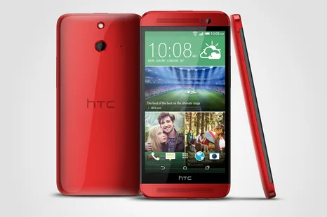 HTC One (E8) M8’in temel özelliklerini plastik kasada sunuyor