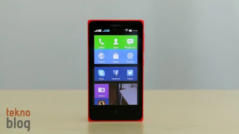 Microsoft Nokia’nın Android planlarını rafa kaldırıyor