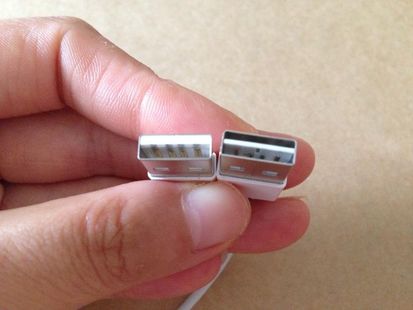 Apple Lightning kablosunun USB ucunu da ters çevrilebilir hâle getirebilir