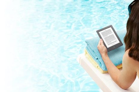 Kobo suya dayanıklı elektronik okuyucusuyla küvette kitap okuma imkanı sunuyor