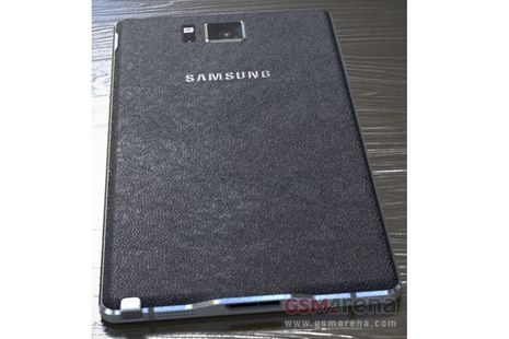 Samsung Galaxy Note 4’te suni deri ve gerçek metal birlikte kullanılabilir