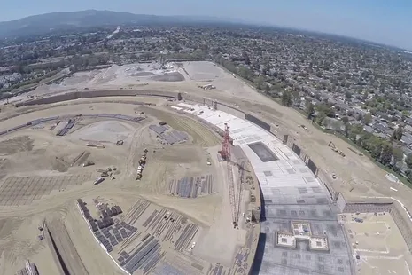 Video: Apple’ın yeni Campus 2 yerleşkesinin inşaatından hava görüntüleri