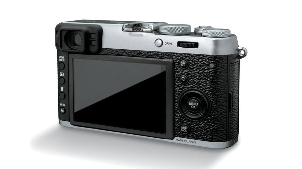 Fujifilm X100T dünyanın ilk elektronik telemetre kamerası