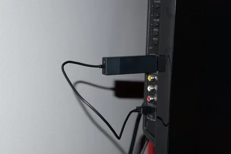 Microsoft’un Miracast destekli Chromecast rakibi aygıt gelecek ay çıkıyor