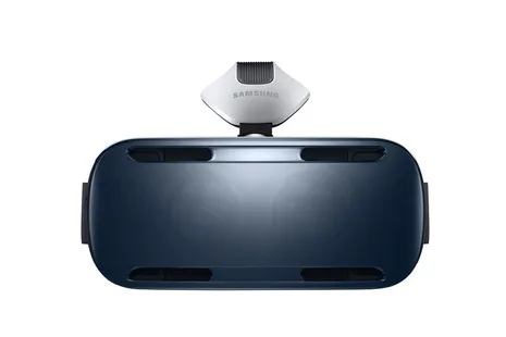 Samsung Gear VR başlığıyla sanal gerçeklik yarışına dahil oluyor