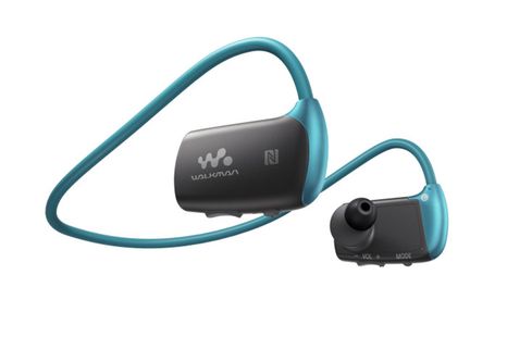 Dahili hafızalı Sony Bluetooth Walkman su altında çalışabiliyor