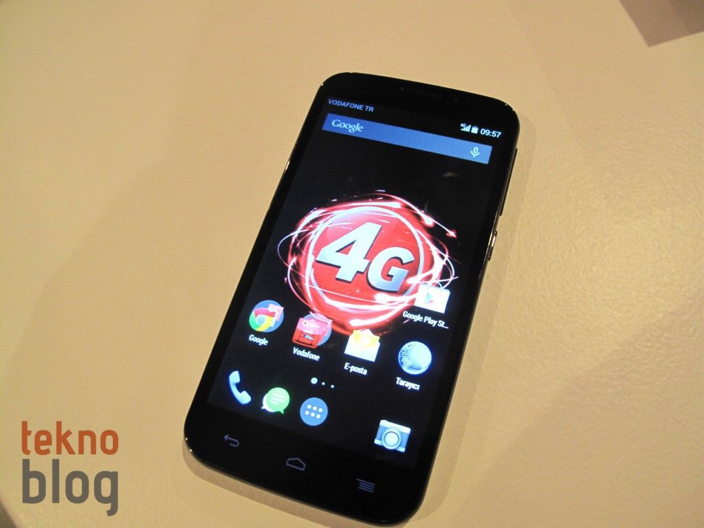 Vodafone’dan Türkiye’de üretilen ilk 4G telefonu: Smart 4 power