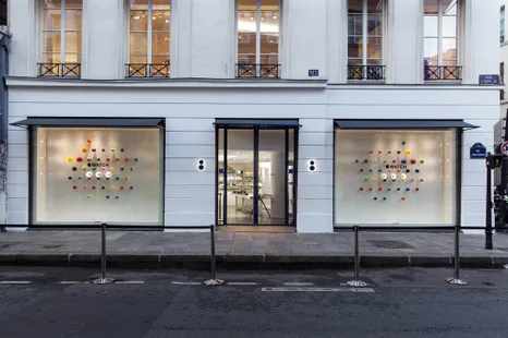 Apple Watch’un Paris gösterimi moda tutkunlarından çok fanların ilgisini çekti