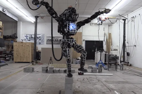 Video: Google’ın robotu Karate Kid sahnesini canlandırıyor