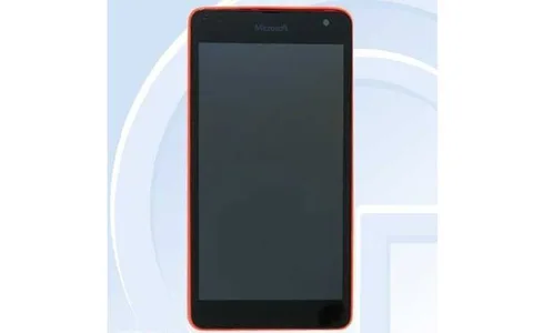 Microsoft Lumia markalı ilk akıllı telefona ait fotoğraflar internete sızdı