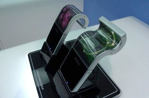 Samsung 2015’te katlanabilir akıllı telefonlar için ekran üretimini artıracak