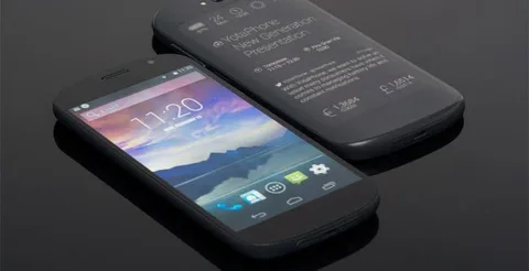 Çift ekranlı YotaPhone 2 aralık başında çıkıyor