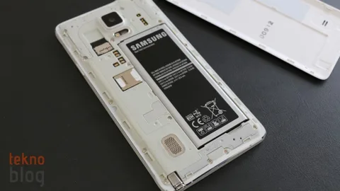 Samsung Galaxy Note 5 microSD kart yuvasına sahip olabilir