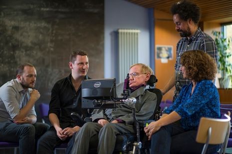 Stephen Hawking fikirlerini artık SwiftKey teknolojisinin yardımıyla açıklıyor