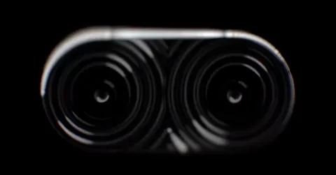 Video: ASUS CES 2015’te optik zumlu akıllı telefon tanıtacak